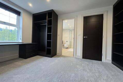 DRESSING ROOM