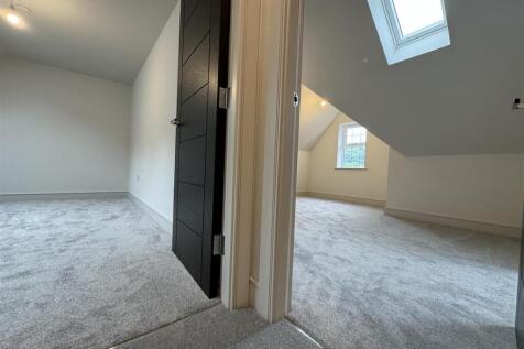 SECOND FLOOR LANDING