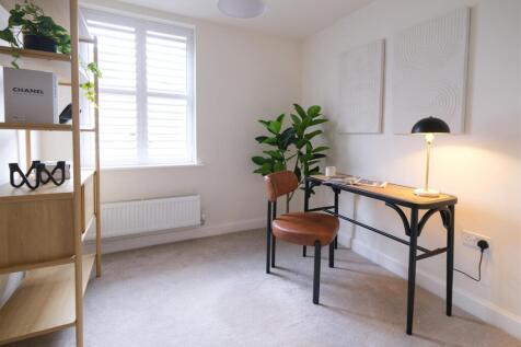 STUDY/PLAYROOM