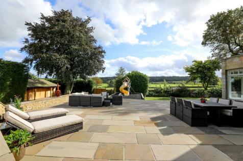 ENTERTAINING PATIO