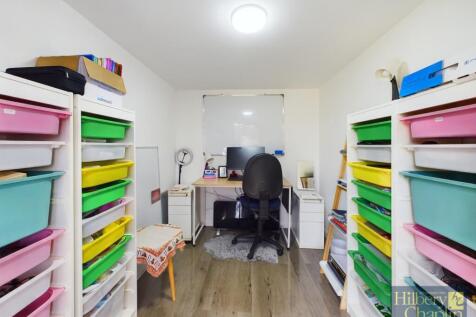 CAM02942G0-PR0075-STILL053