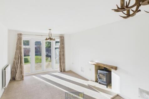 CAM02942G0-PR0263-STILL003