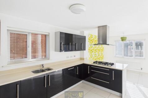 CAM02942G0-PR0263-STILL006