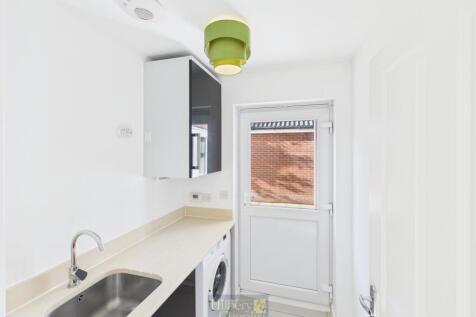 CAM02942G0-PR0263-STILL008