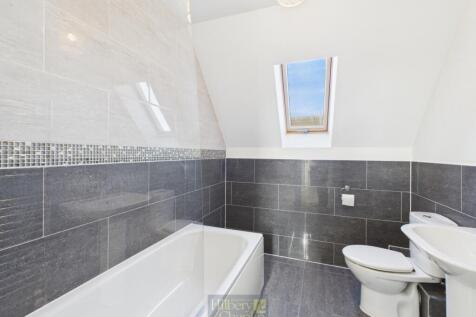 CAM02942G0-PR0263-STILL017