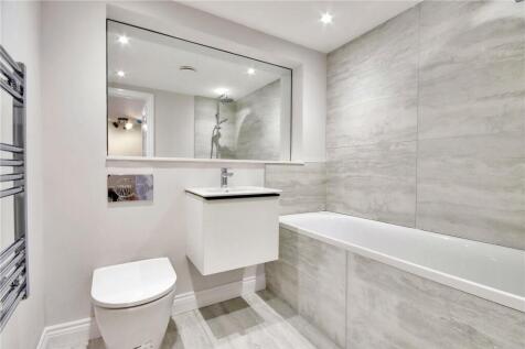 Apartment 2 Bathroom