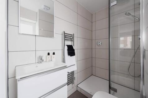 Show Home Shower Roo