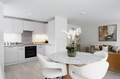 Show Home Dining
