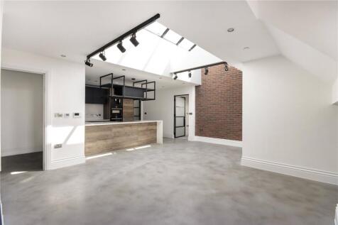 14 Lounge/Kitchen