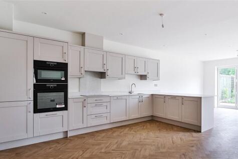 2 Acorn Kitchendiner