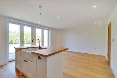 Kitchen / Dining