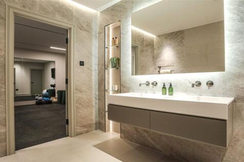 Plot 1 Bathroom