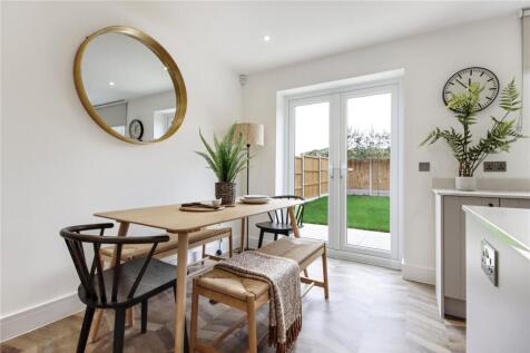 Plot 19 Dining