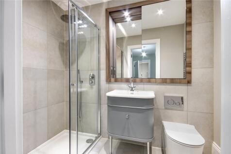 Plot 4 Bathroom