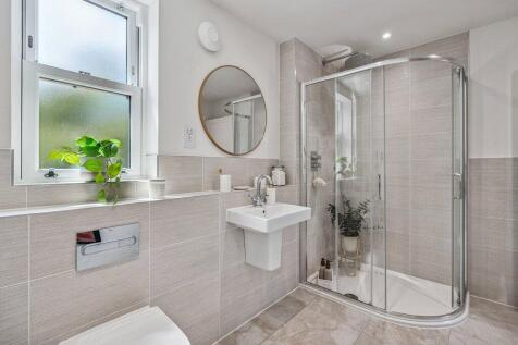 En Suite Bathroom