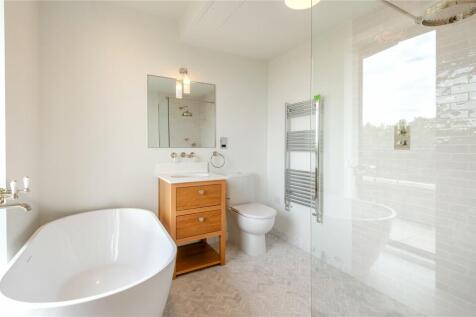 Main En Suite