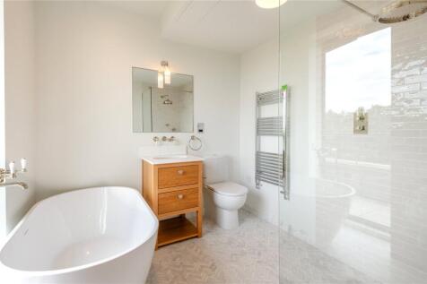 Main En Suite