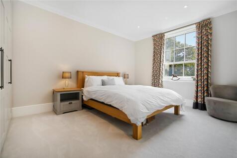 No.4 The Manor