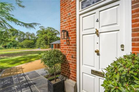 No.4 The Manor