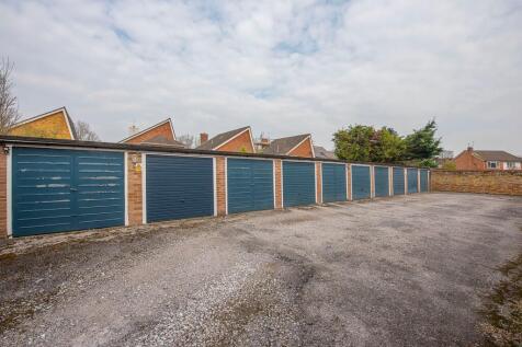Garage in Block