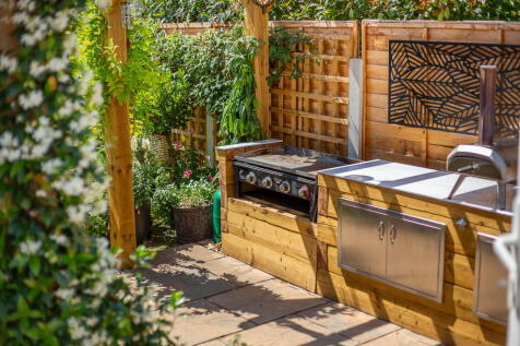 Outdoor Kitchen