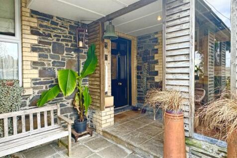 Front Porch 1.jpg