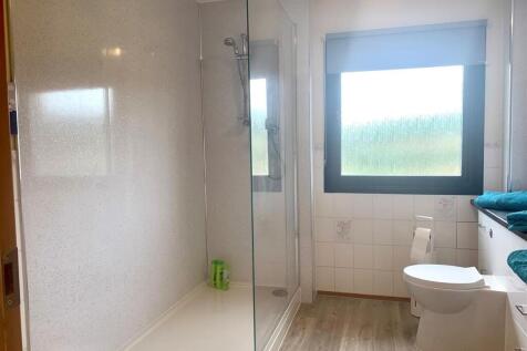 Bungalow Bathroom.jpg
