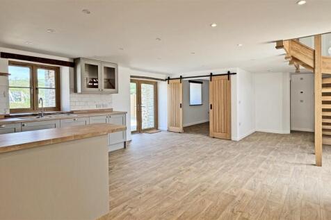 Lounge Kitchen 2.jpg