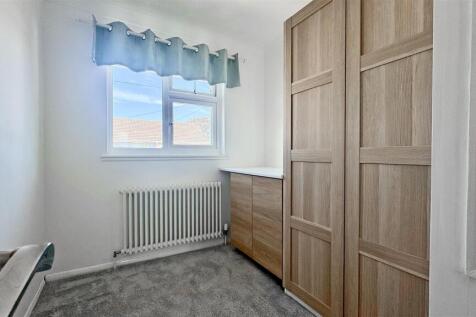 Bedroom 3.jpg