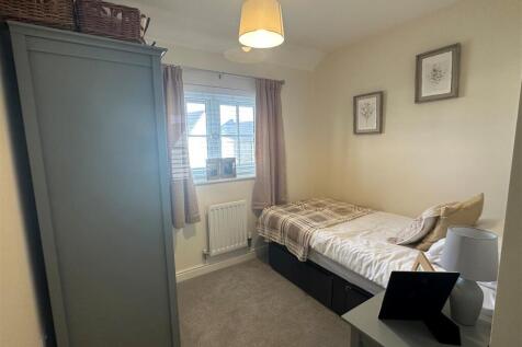 Bedroom 4.jpg