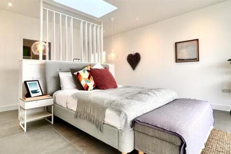 Principle Bedroom .jpeg