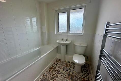 Family Bathroom.jpg