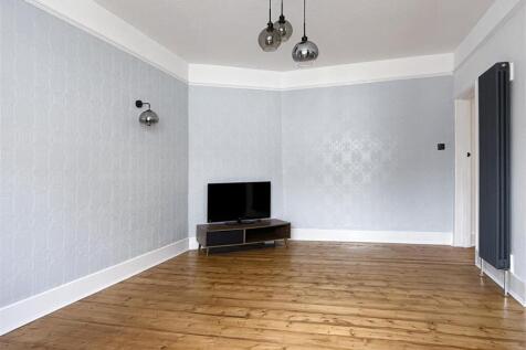 Lounge 3.jpg