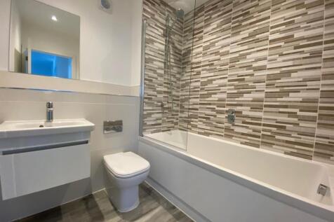 family bathroom.jpg