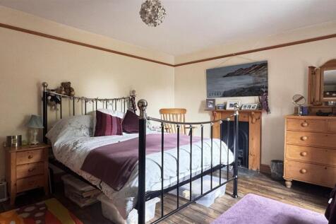 Bedroom 2 2.jpg