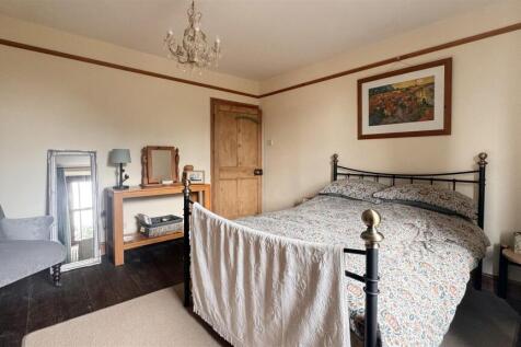Bedroom 3 2.jpg