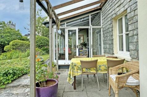 Porch 1.jpg