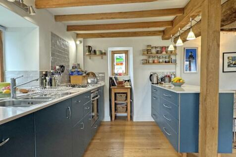 Kitchen 4.jpg
