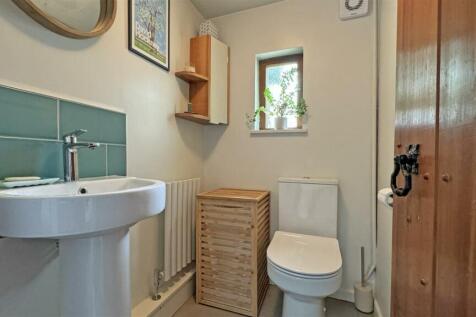 Toilet 1.jpg