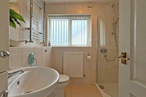 Bathroom 2.jpg