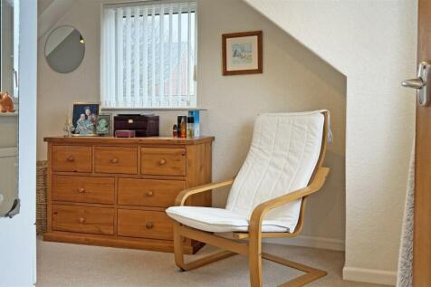 Bedroom 1 1.jpg