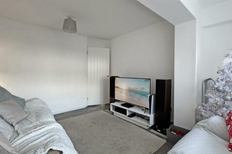 Lounge 2 (2).jpg