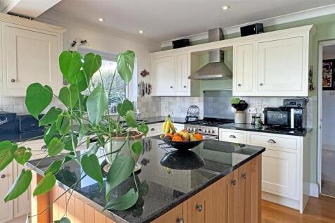 Kitchen 3.jpg