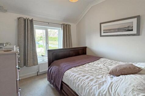 Bedroom 3 1.jpg