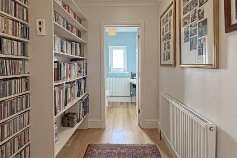 Hallway 3.jpg