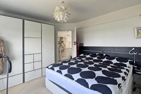Bedroom 2 2.jpg