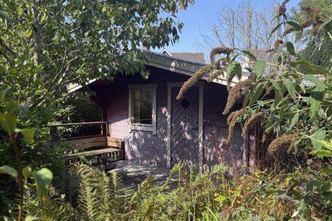 Cabin Front 2.jpg