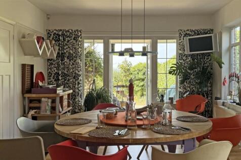 Kitchen Diner 1.jpg