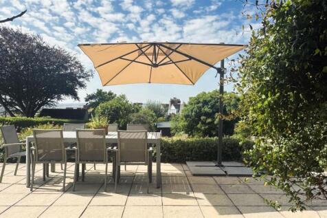 Patio 2.jpg