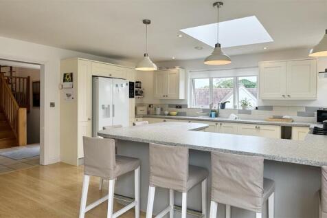 Kitchen 3.jpg